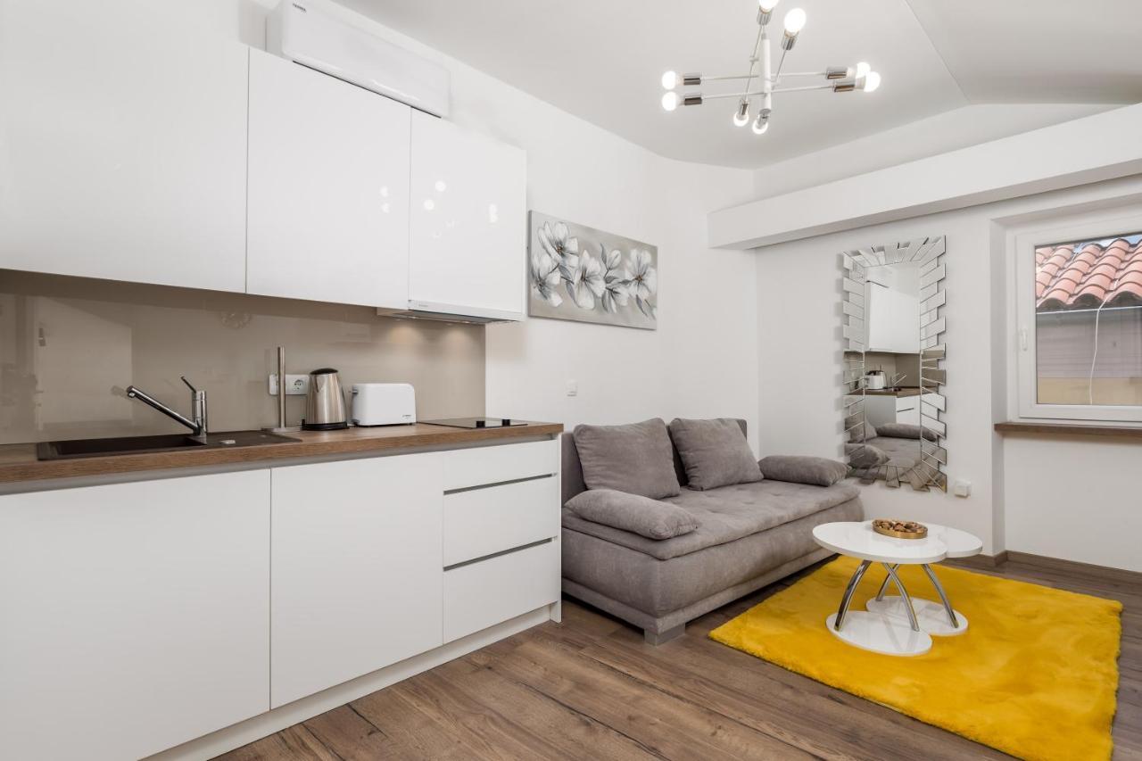 Central Apartments Dalmatina Rijeka Buitenkant foto